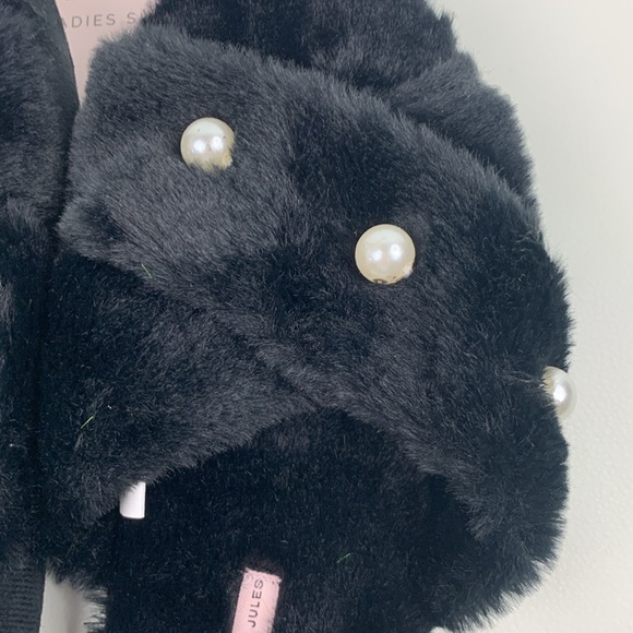 Sincerely Jules Black Fuzzy Pearl Slippers cross Open Toe Cushioned Medium NWT 8 - Picture 2 of 11
